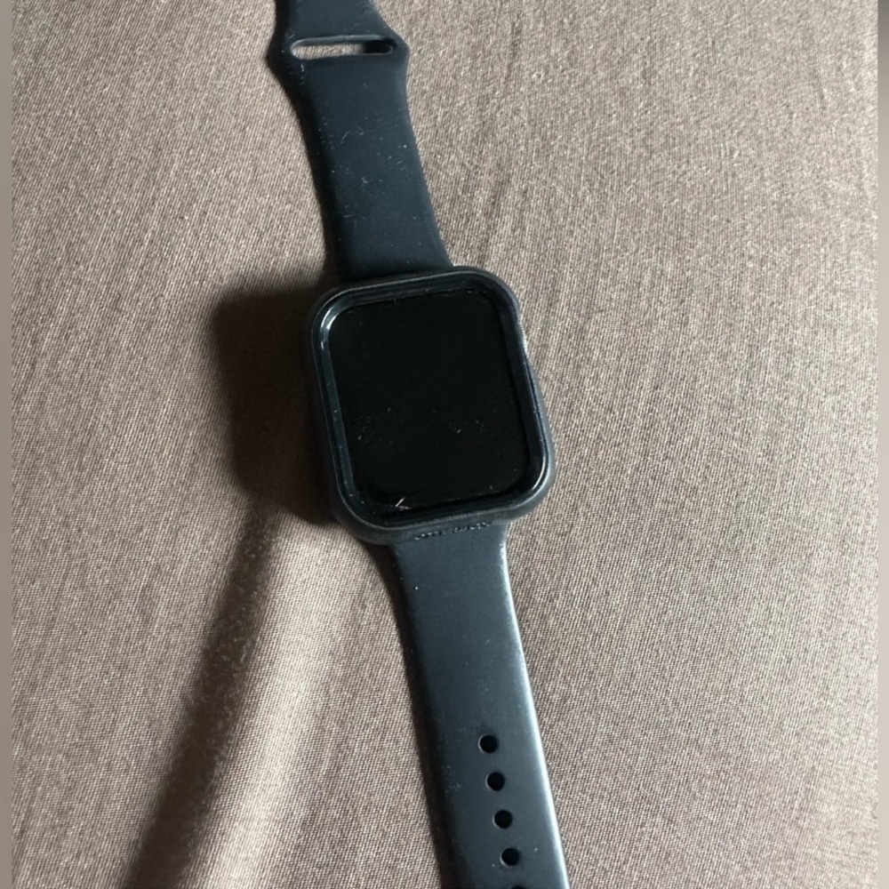 Apple Watch Series 6 44mm with outterbox bumper